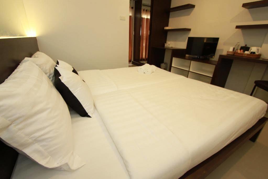 Bed By City Hotel Бангкок Экстерьер фото